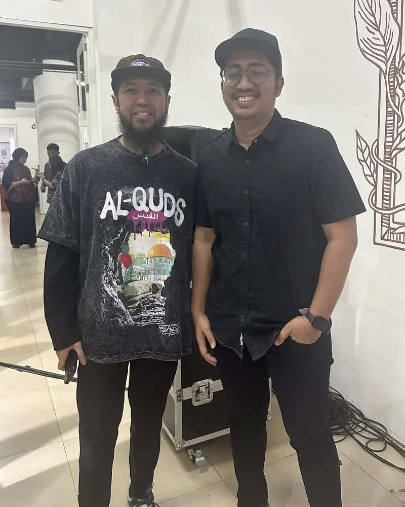 Thobroni Ali bersama rekan di sebuah acara