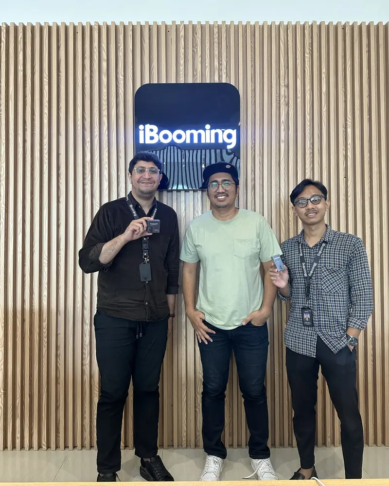 Thobroni Ali bersama tim iBooming