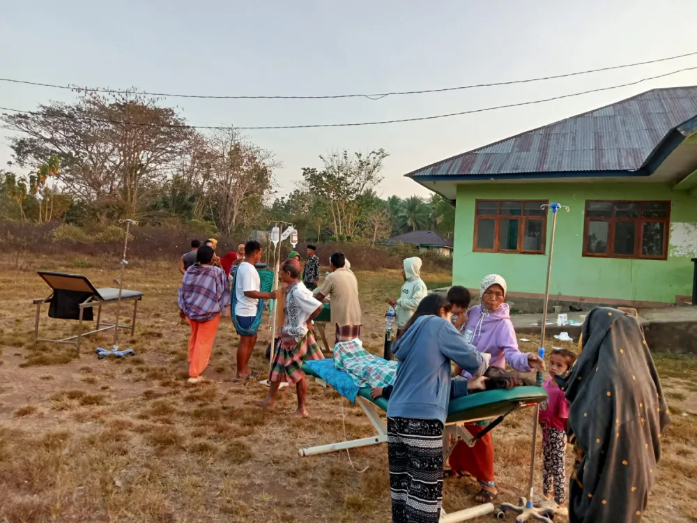 Tim LMI evakuasi warga korban gempa NTT