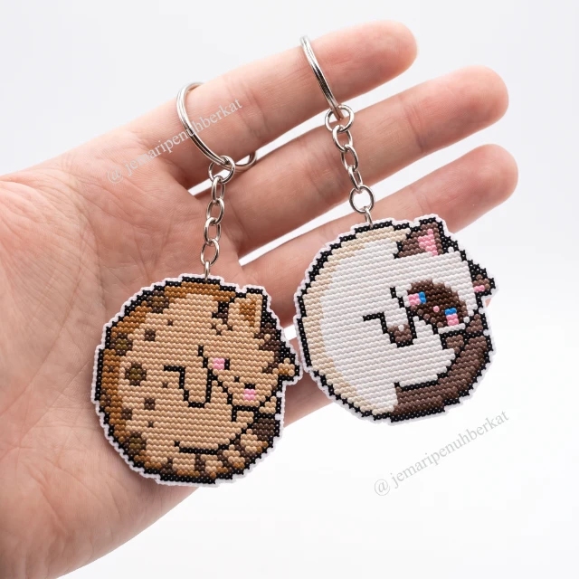 1791174166921-Mockup ganci3.webp